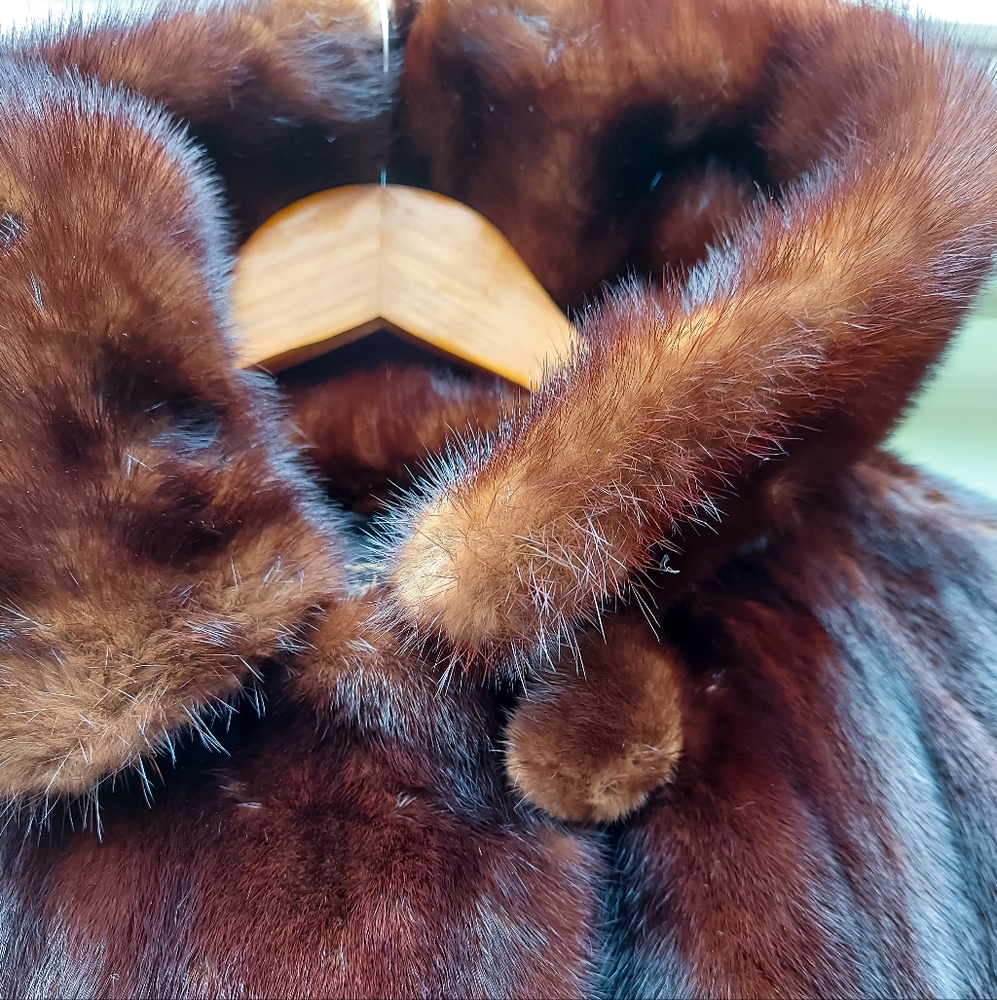Luminous Brown vintage mink Fur Coat. Long Vintage Fur Coat - Picture 7 of 9